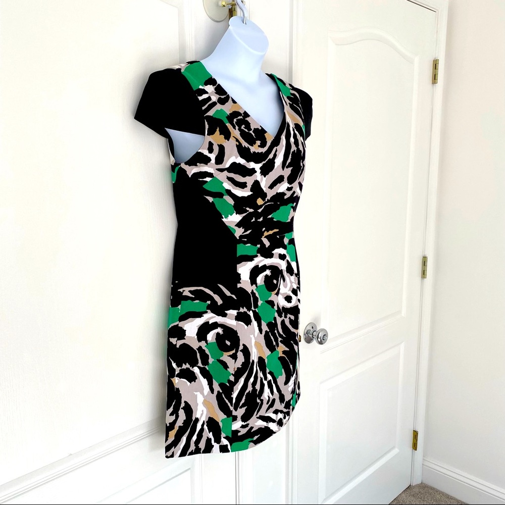 4. Collective Color-block Dress - Picture 3 of 9